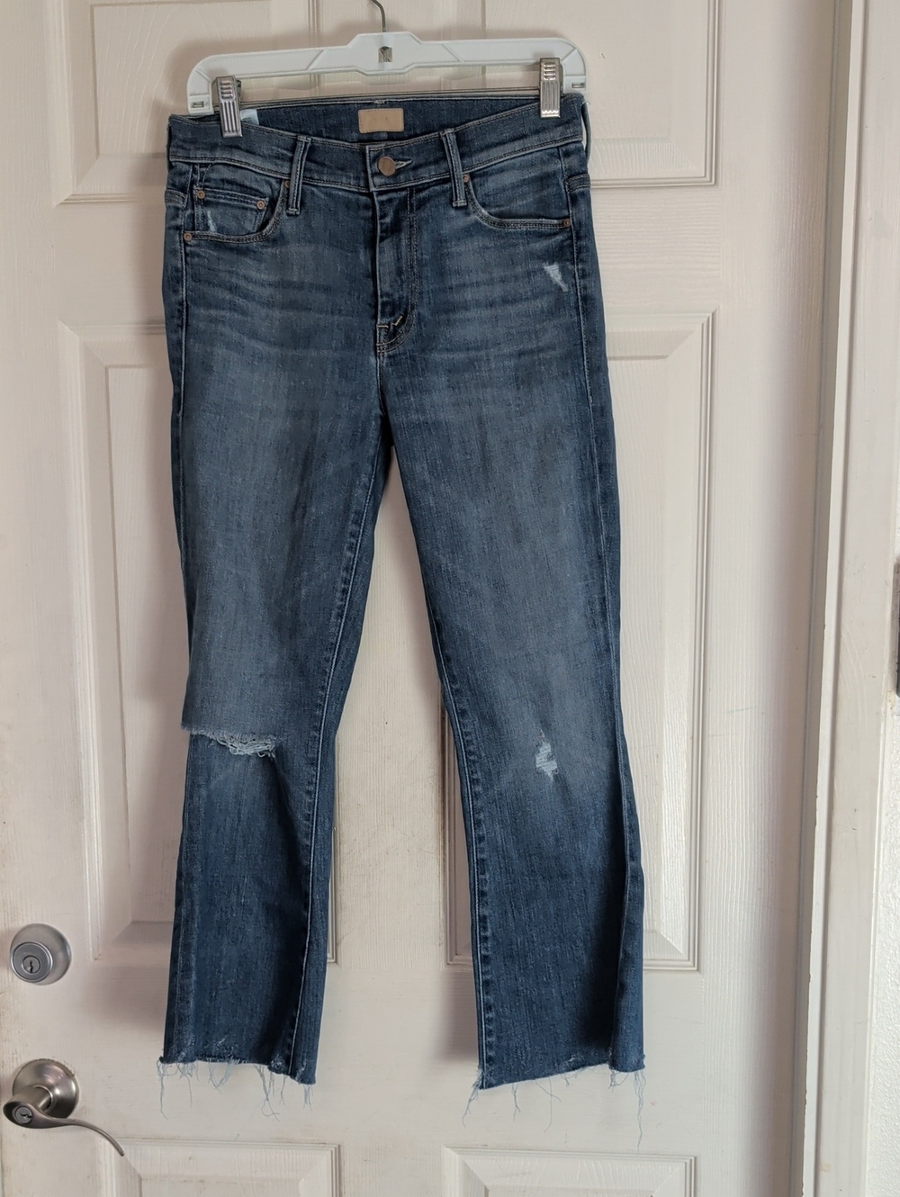 MOTHER The Weekender Ankle Fray in Wild Destructed Flare Jeans Size 27 Women’s